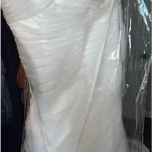 Elegant White Strapless Dress